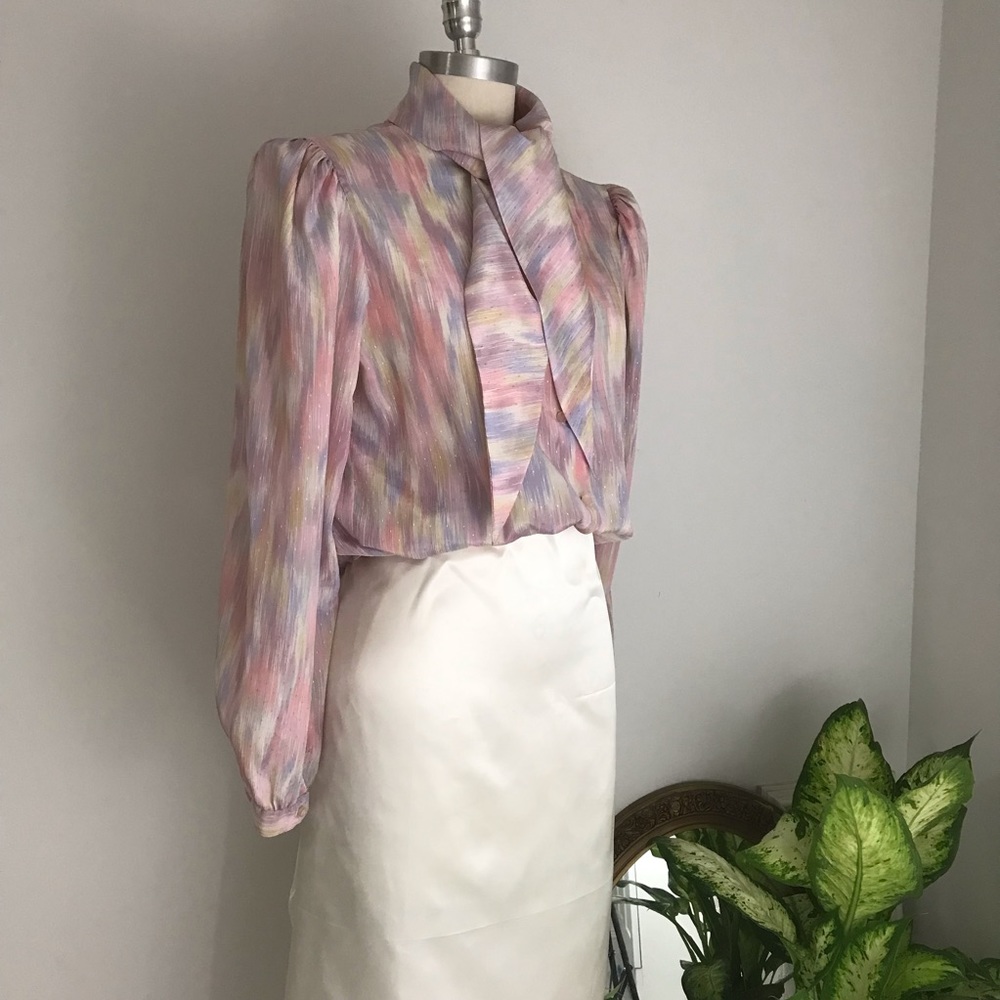 True Vintage Pastel Watercolor Puff Sleeves Blouse